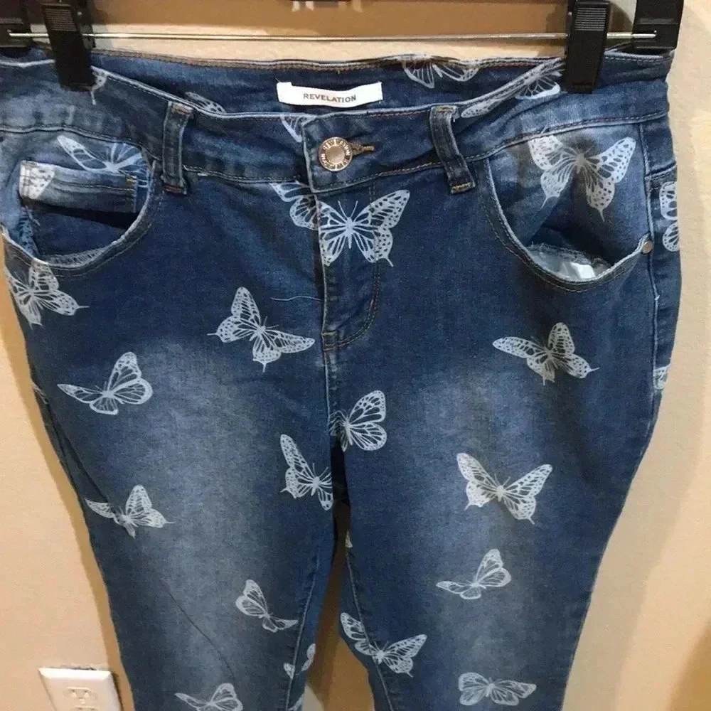 Revelation Skinny Jeans with Butterfly Design 5 Pockets-Size 8